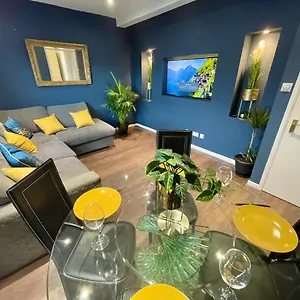 Apartment Cozy Two Bedroom - A Stroll From Gardens To - With Parking, Bournemouth